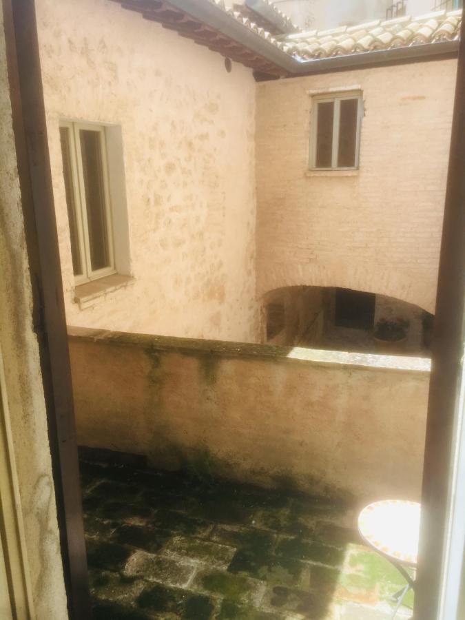Camere Della Vecchia Posta Trevi Extérieur photo